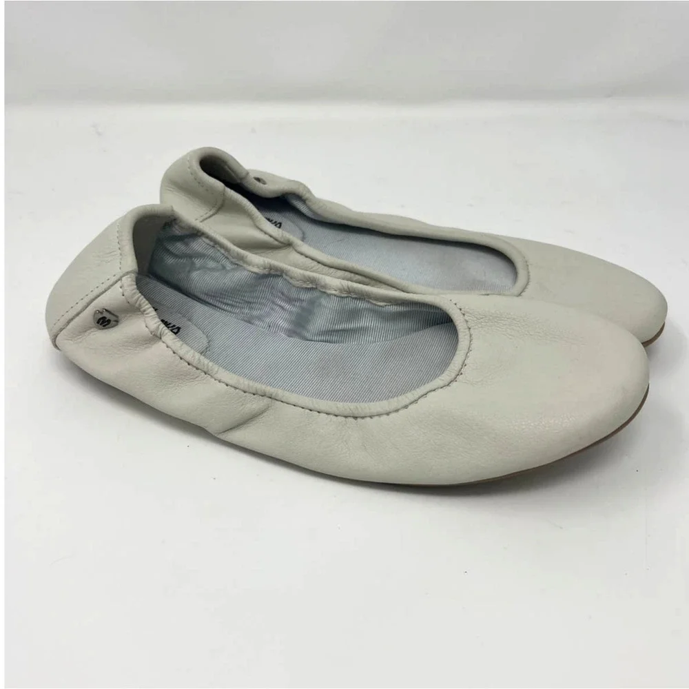 Minnetonka Anna‎ Ballet Flat Creamy White 8 Leather EUC Shoes
